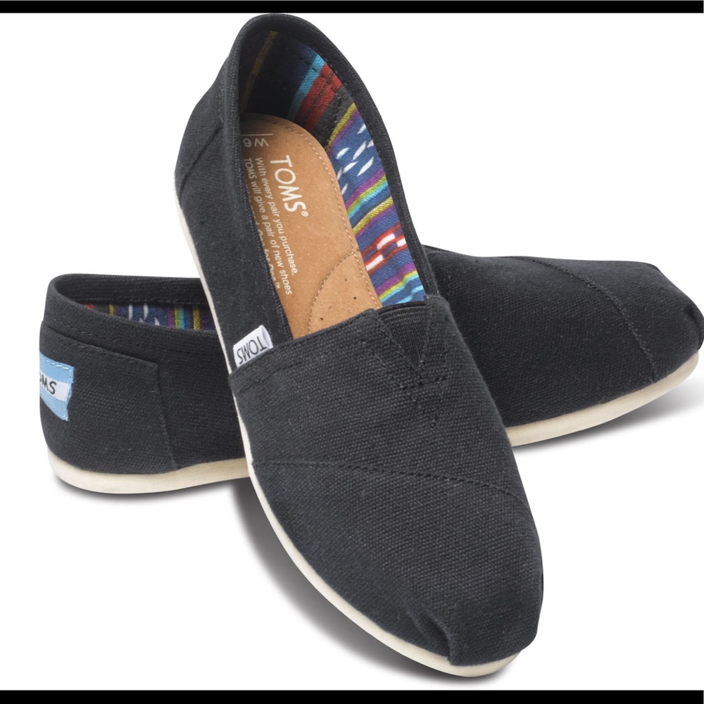 Authentic class tom’s black canvas slip-ons